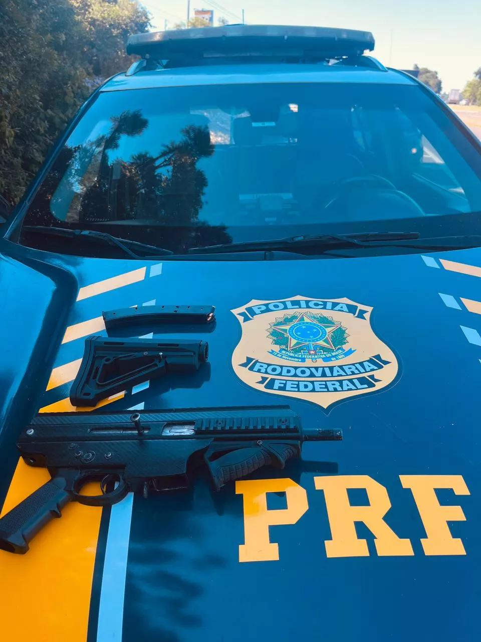 Abordagem na BR-470 resultou em apreensão de arma artesanal e prisão em flagrante