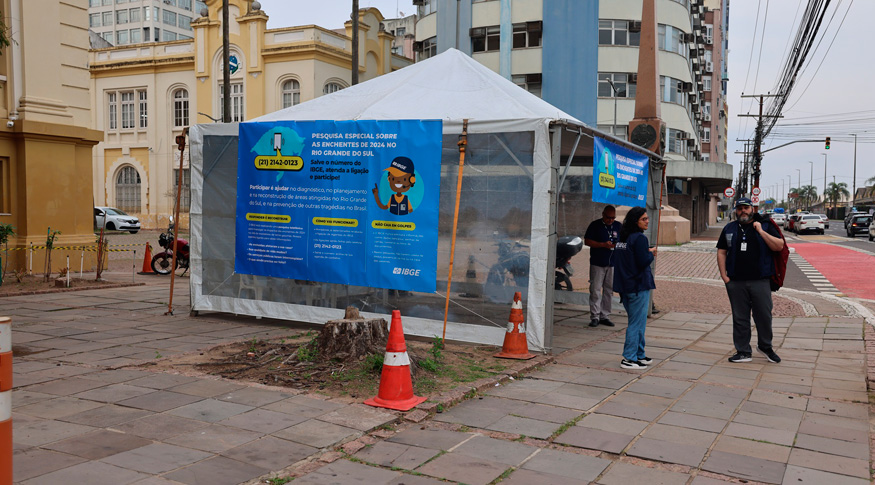 IBGE inicia pesquisa por telefone sobre impactos das enchentes de 2024 no RS; 30 mil famílias serão ouvidas.
