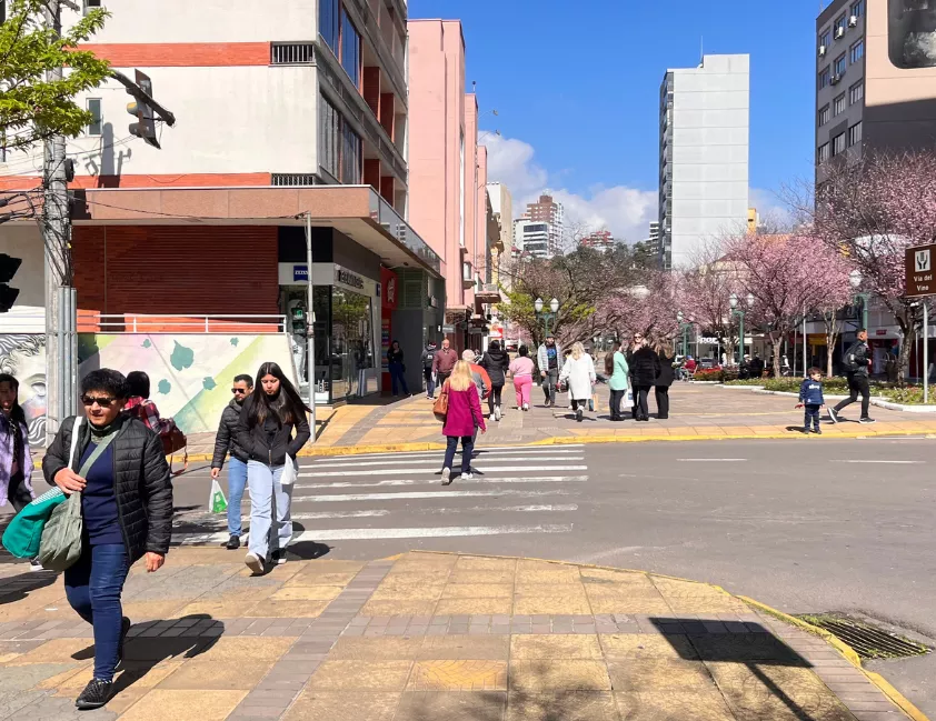 Massa de ar frio no Rio Grande do Sul com massa de ar polar impulsionada por ciclone extratropical