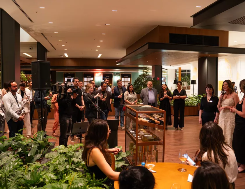 Com mais de 110 prêmios nacionais e internacionais o novo espaço Vinícola Amitié  das empresárias Juciane Casagrande Doro e Andréia Gentilini, oferece degustações, miniaulas, eventos e confrarias, além de uma gastronomia exclusiva e harmonizada .Créditos: Caio Franco