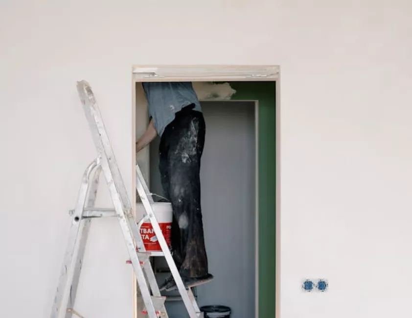 Famílias com renda até R$ 9.600 já podem solicitar crédito para reformas com juros baixos. Veja como participar.