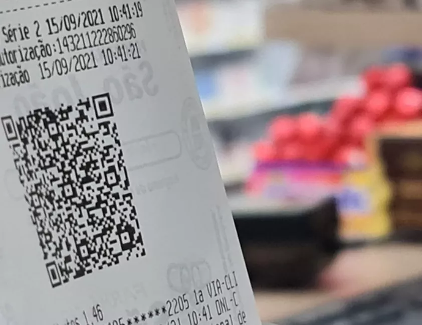 Consumidor de Porto Alegre recebe prêmio de R$ 50 mil da Nota Fiscal Gaúcha em sorteio transmitido durante evento em Progresso.