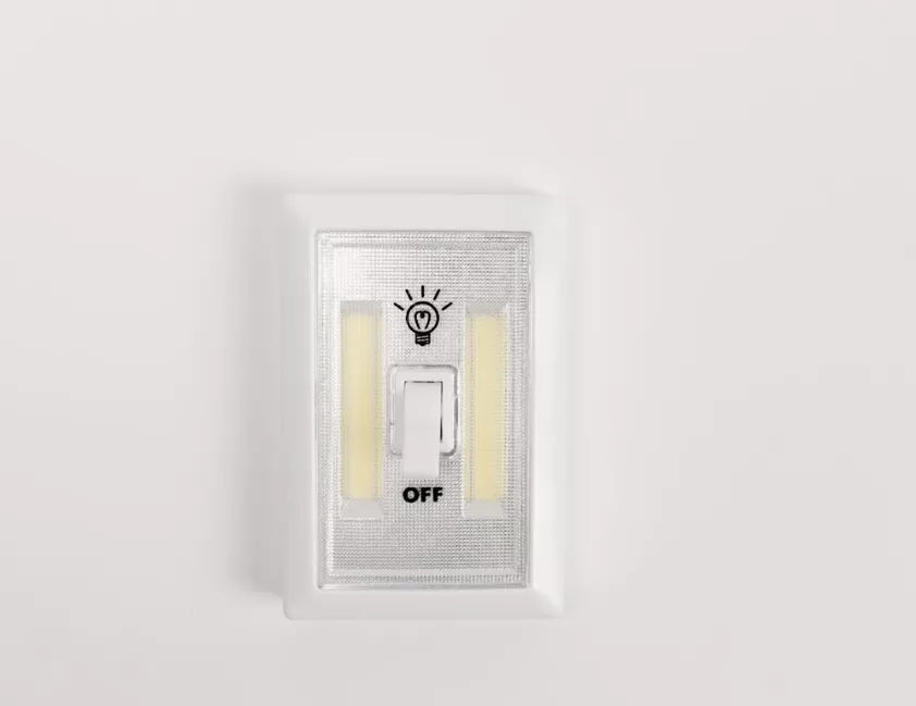 O encarecimento da luz aciona alertas e amplia o debate sobre falhas no setor elétrico