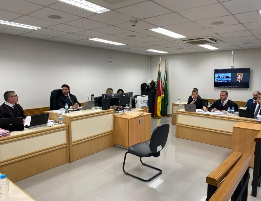 Um réu escapou da Sala do Júri do Fórum de Farroupilha na noite desta quarta-feira (10)