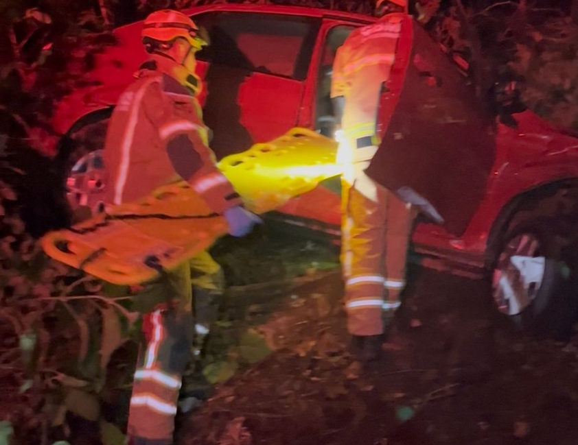 Acidente na BR-470, em Bento Gonçalves, deixou motorista de 56 anos ferido, com escoriações no rosto, vômito e sinais de desorientação.