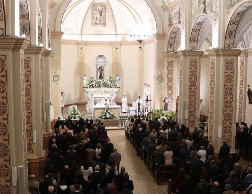 As paróquias Santo Antônio, Cristo Rei e São Roque realizam missas especiais de 24 de dezembro a 1º de janeiro. Confira a programação completa e participe.