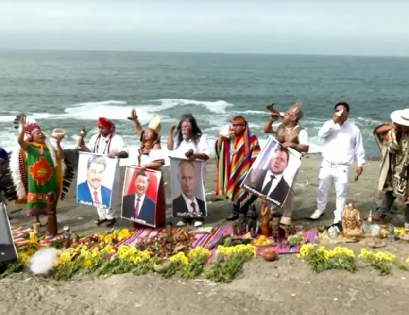 Ritual de Ano Novo também incluiu previsão do fim da guerra entre Rússia e Ucrânia