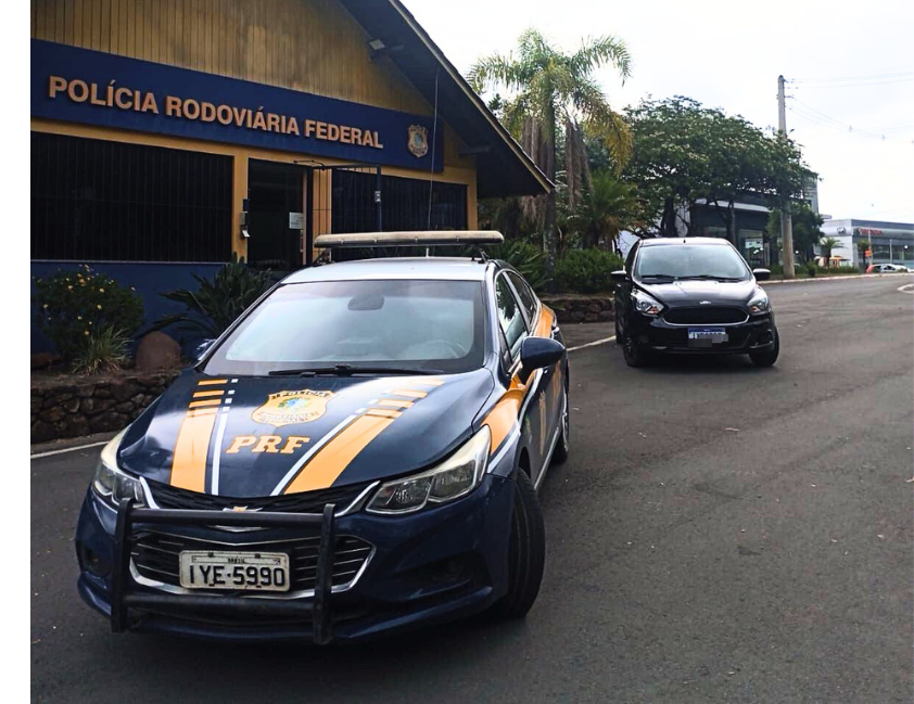 Veículo clonado com sinais de adulteração chamou atenção dos policiais durante operação na BR-470