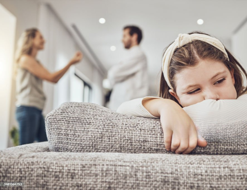 A guarda compartilhada passou a liderar as decisões sobre filhos em divórcios no Brasil. Dados do IBGE indicam que o modelo foi adotado em quase metade das separações com crianças e adolescentes em 2024.