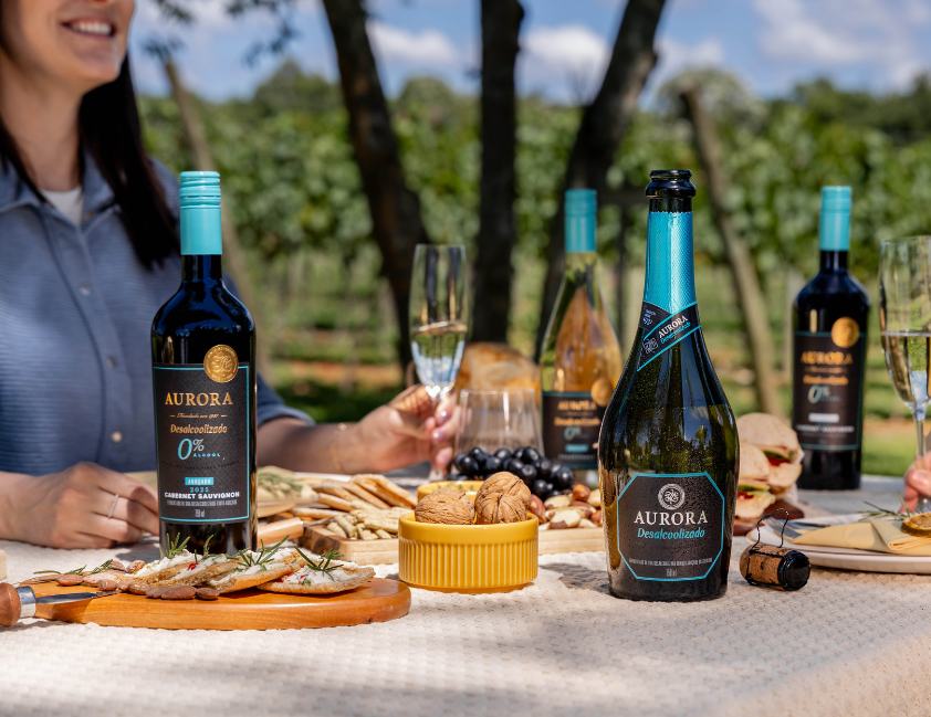 A Vinícola Aurora inicia 2026 com o lançamento da campanha ‘Janeiro Leve’, iniciativa que celebra o bem-estar, a moderação e o novo ritmo de consumo que vem transformando o mercado de bebidas