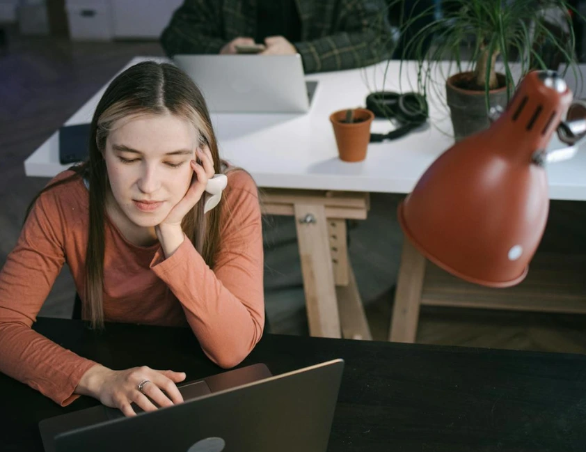 CAGED| Pedidos de demissão lideram desligamentos no RS em 2025 e batem recorde histórico