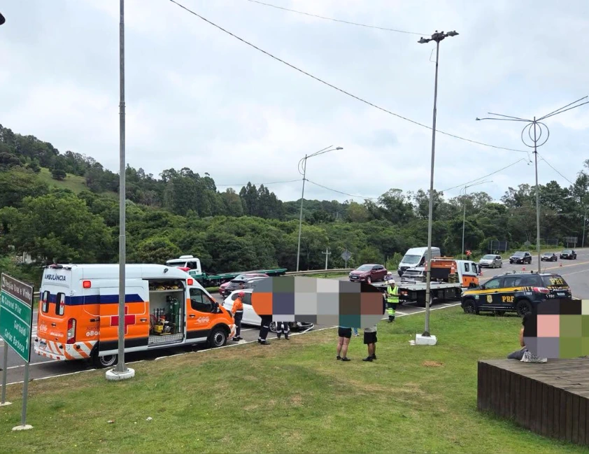 Colisão envolvendo quatro carros na BR-470, em Garibaldi, mobilizou concessionária e PRF; ninguém ficou ferido e trânsito não precisou ser bloqueado