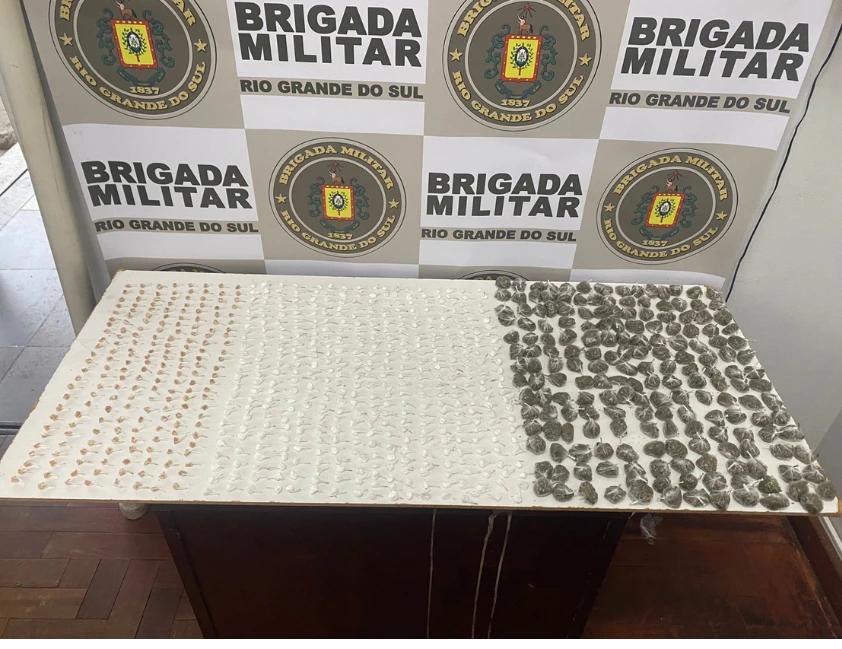 Menor com 909 porções de drogas é apreendido pela BM em Farroupilha