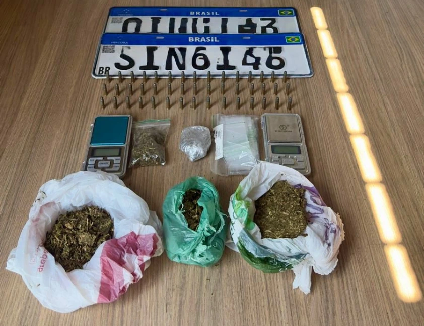 BM apreende dois adolescentes por tráfico de entorpecentes em Bento