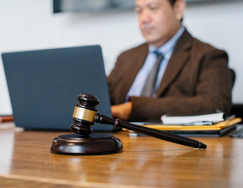 Justiça estadual paga R$ 10,7 bilhões acima do teto a magistrados