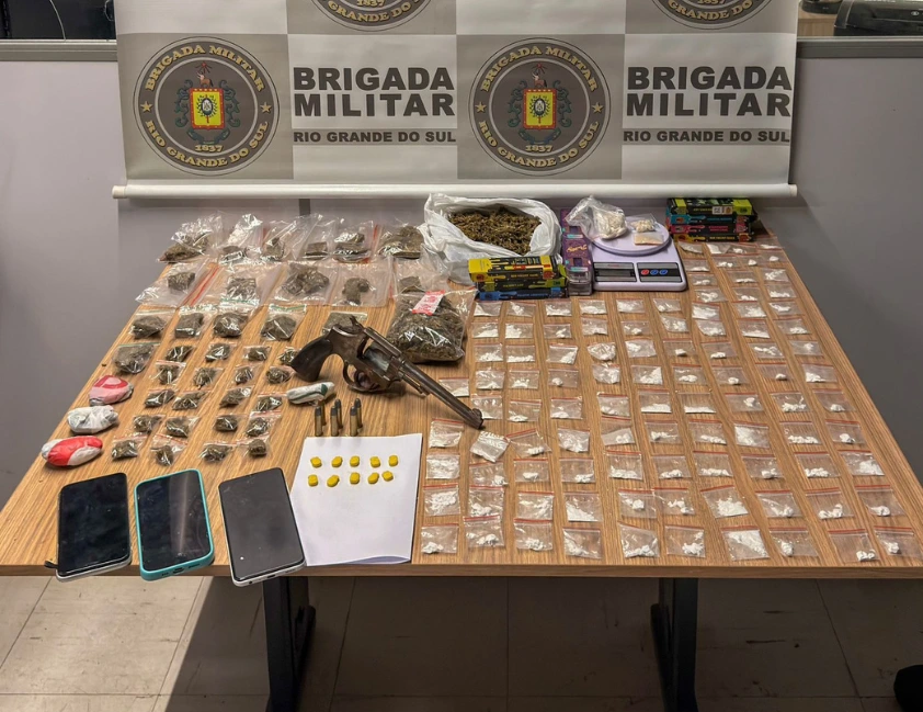 Adolescentes são apreendidos por tráfico e arma em Bento Gonçalves