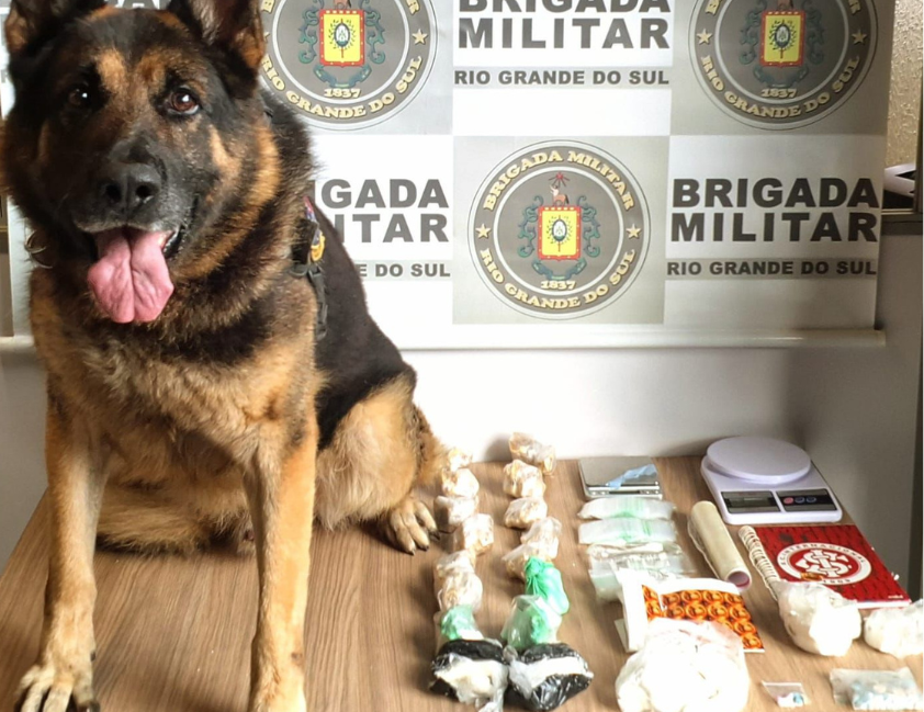 Operação no condomínio Novo Futuro prende dois e apreende drogas