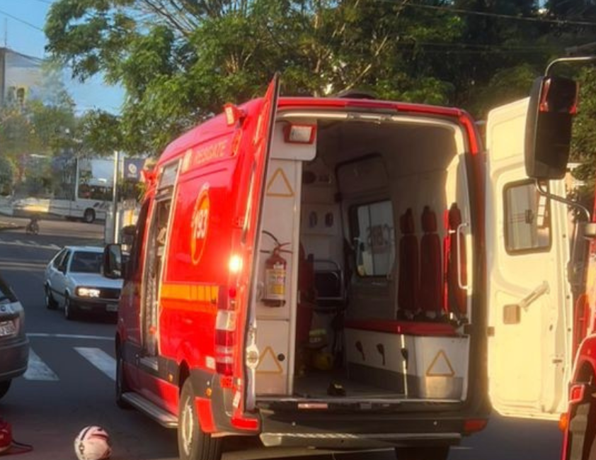 Menino de 11 anos é atropelado em via pública e sofre fraturas