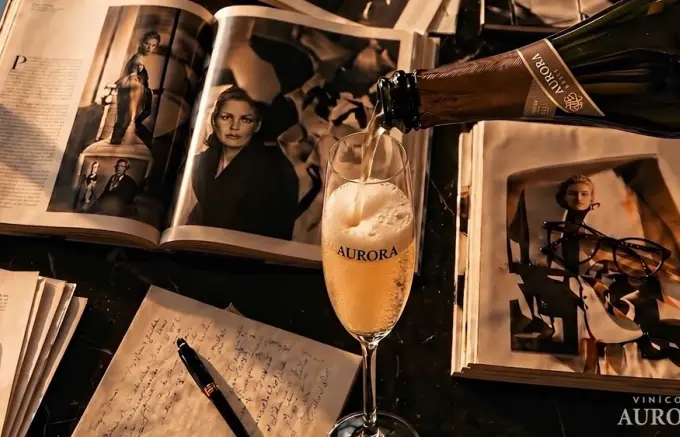 Vídeo promove espumantes da Vinícola Aurora na estreia de O Diabo Veste Prada 2