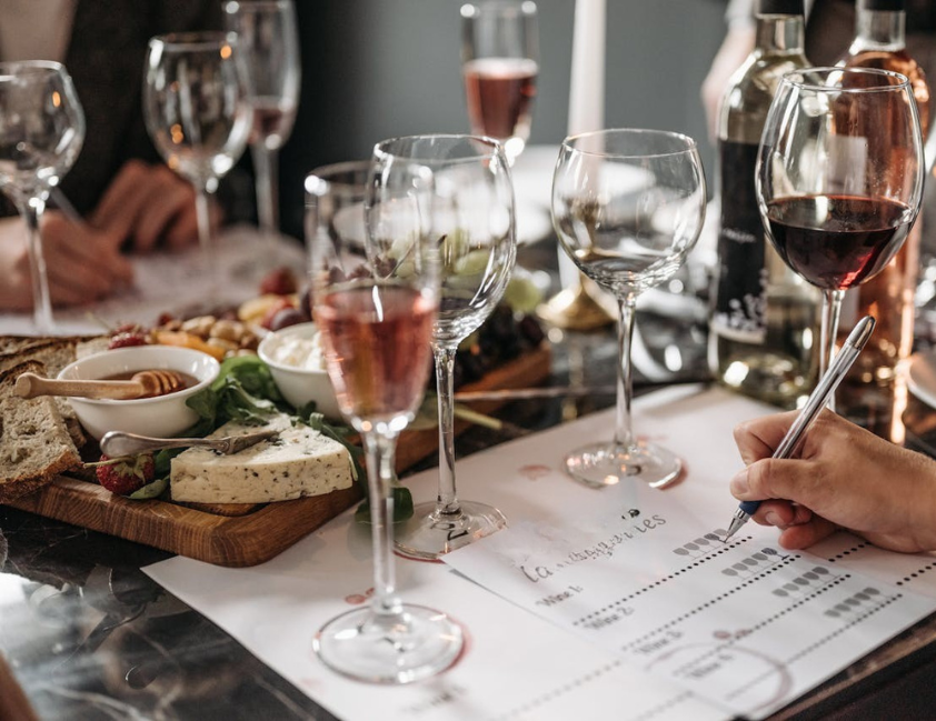 Fenavinho antecipa festa com encontro de confrarias e 100 rótulos de vinhos especiais