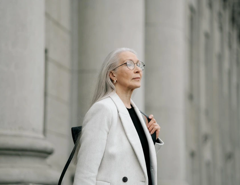 IBGE: 41,2% das pessoas 60+ moram sozinhas; mulheres idosas são maioria