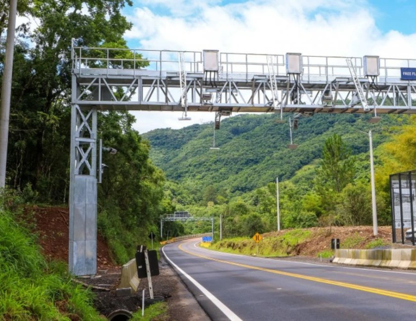 Pedágio sem cancela tem3,4 milhões de multas canceladas; veja como pegar o dinheiro de volta