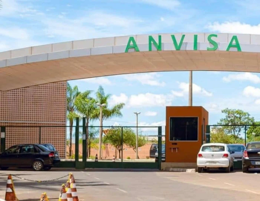 Anvisa proíbe protetores solares e manda recolher sardinha com Salmonella