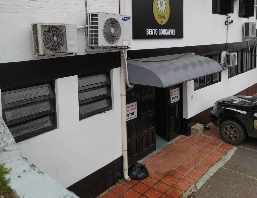 Homem de 26 anos é preso por manter mulher em cárcere em Bento