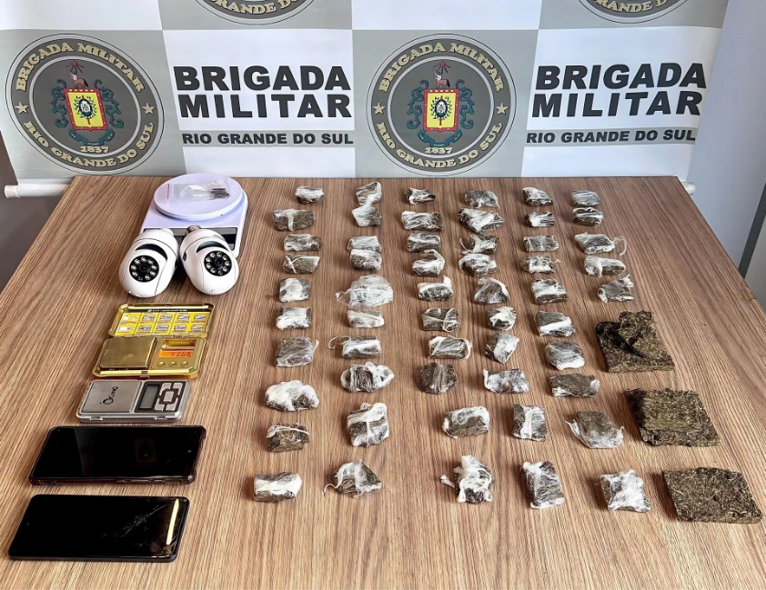 BM apreende de 810 g de maconha no Vila Nova
