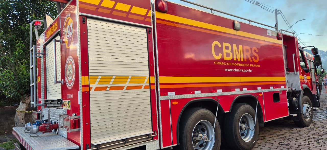 Homem ateia fogo em loja no bairro Botafogo, em Bento