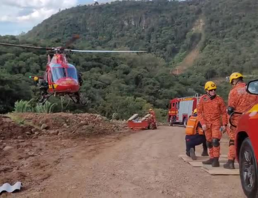 Simulado prepara forças de segurança de Bento para desastres e resgates