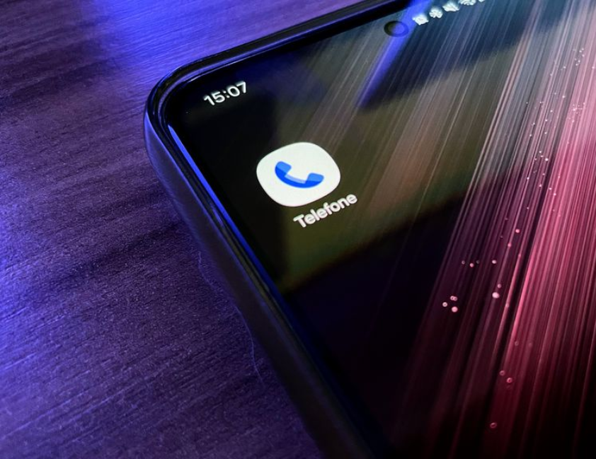 Google testa alerta contra golpes com números falsos no Android ; veja como