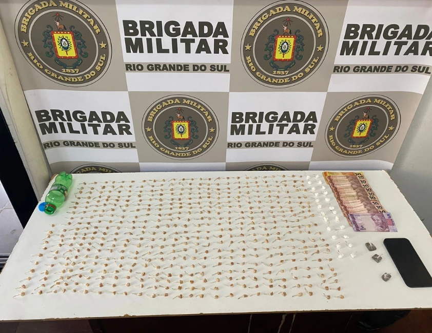 Menor é apreendido com mais de 500 porções de drogas