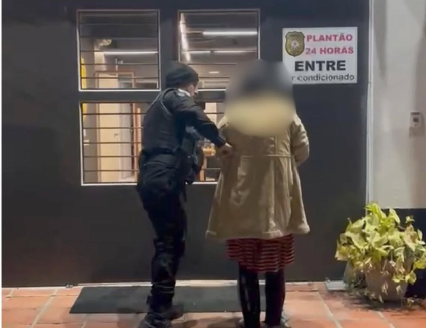 Mulher é presa após tentar levar crianças de praça em Bento Gonçalves