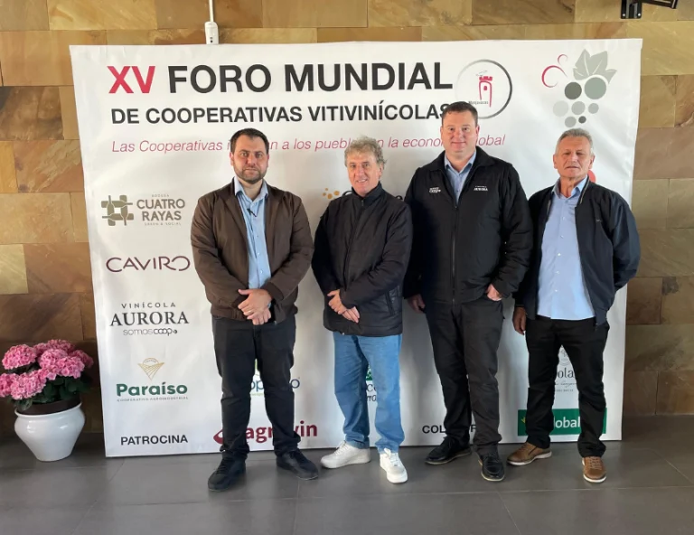 Aurora leva liderança da Serra Gaúcha a fórum mundial de coopertivas do vinho na Espanha