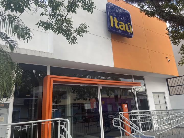 Itaú admite cobrança indevida em cartões de clientes ao longo de 14 anos