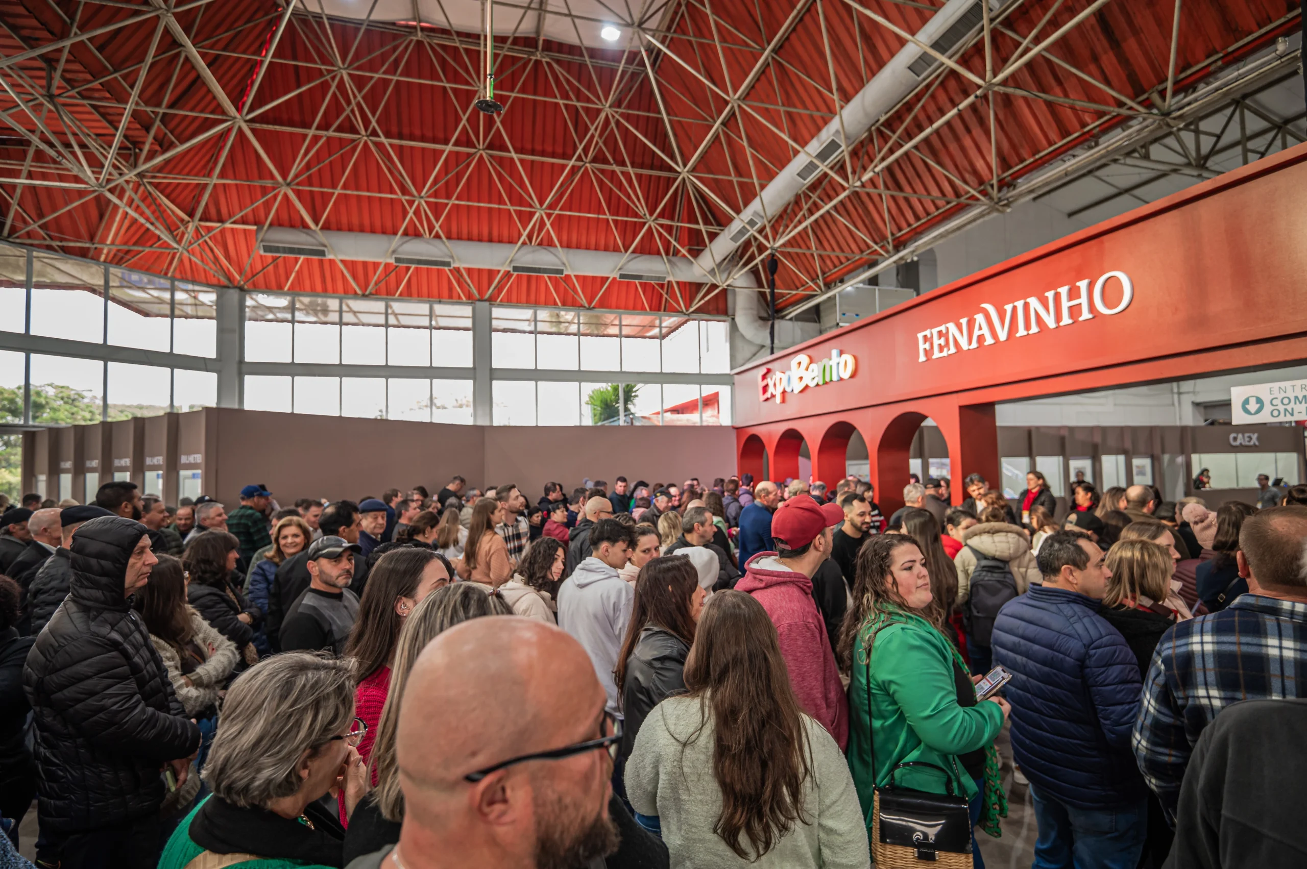 ExpoBento e Fenavinho começam hoje com show inédito de Marcos & Belutti em Bento
