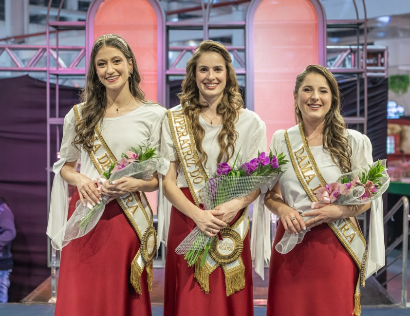 Alana Foresti é eleita Imperatriz do Vinho da 22ª Fenavinho em Bento Gonçalves