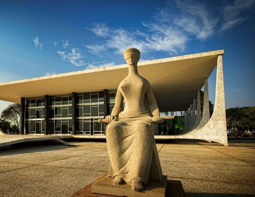 STF manda juízes devolverem penduricalhos acima do teto em 7 tribunais