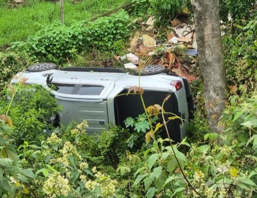 Caminhonete sai de pista na BR-470 e motorista sai ileso em Bento Gonçalves