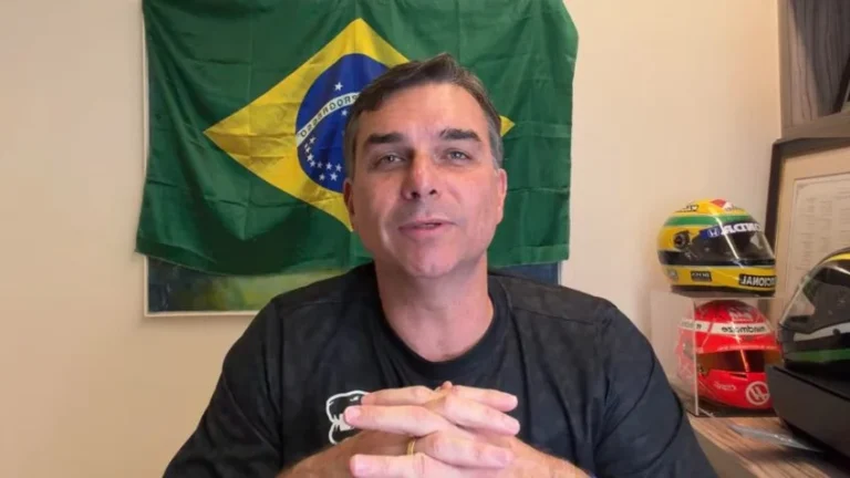 Flávio Bolsonaro, do PL, foi registrado como filiado ao partido Missão no sistema de filiação partidária da Justiça Eleitoral.