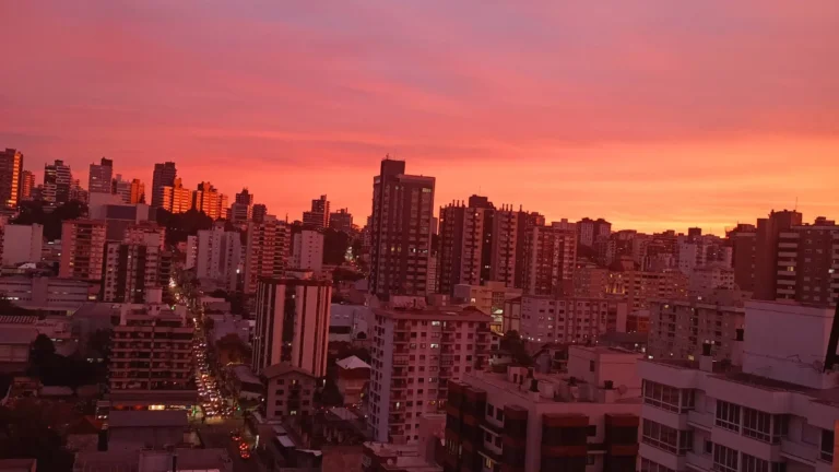 Calor de sexta-feira antecede nova rodada de chuva forte no RS