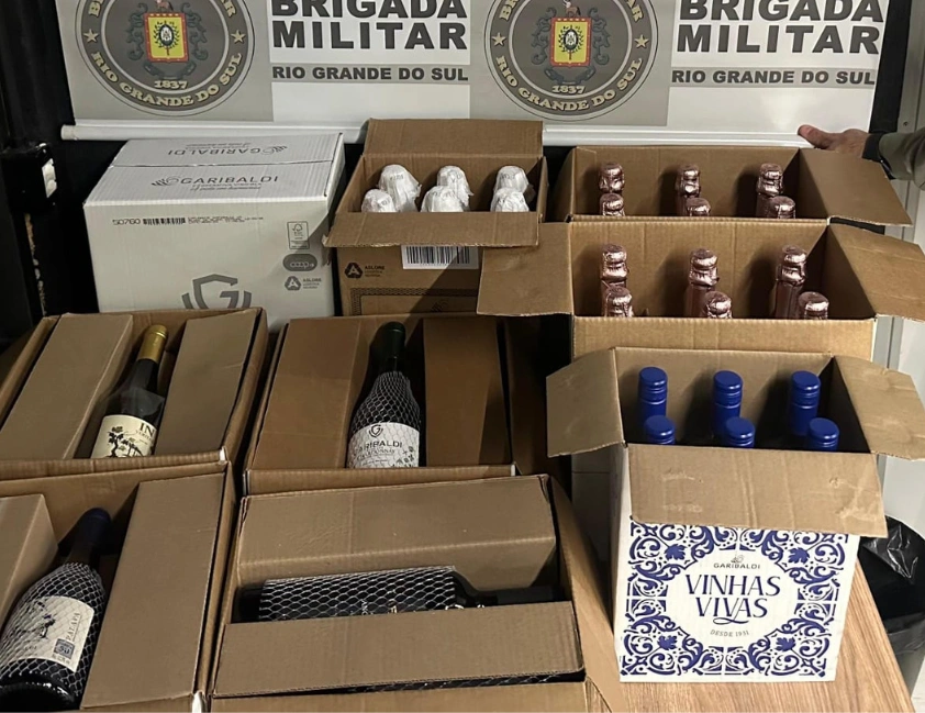Homem é preso após furtar 54 garrafas de vinhos e espumantes em Garibaldi