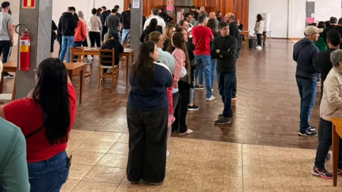 Homem é detido no Vila Nova por distribuir propaganda durante votação