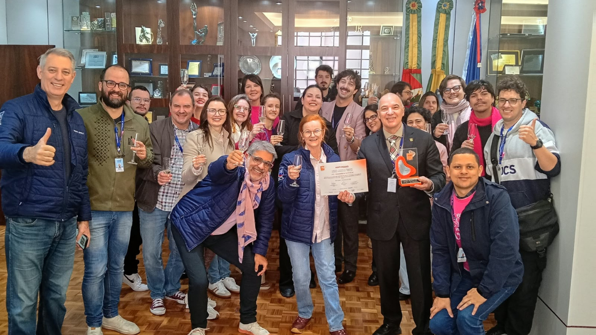 Equipe de marketing e comunicação na reitoria da UCS