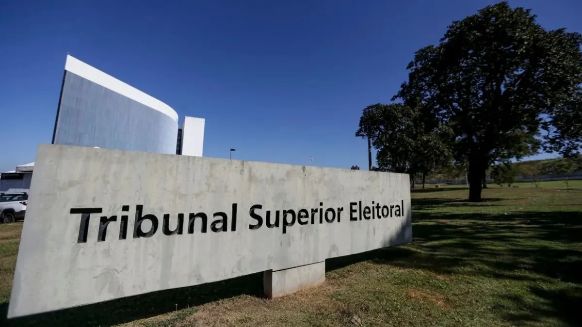 Votação prorrogada por Zanin provoca reunião fechada no TSE